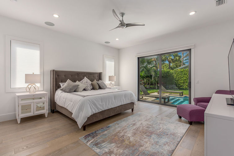 large master bedroom